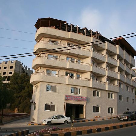 Seven Wonders Hotel Wadi Musa Exterior photo