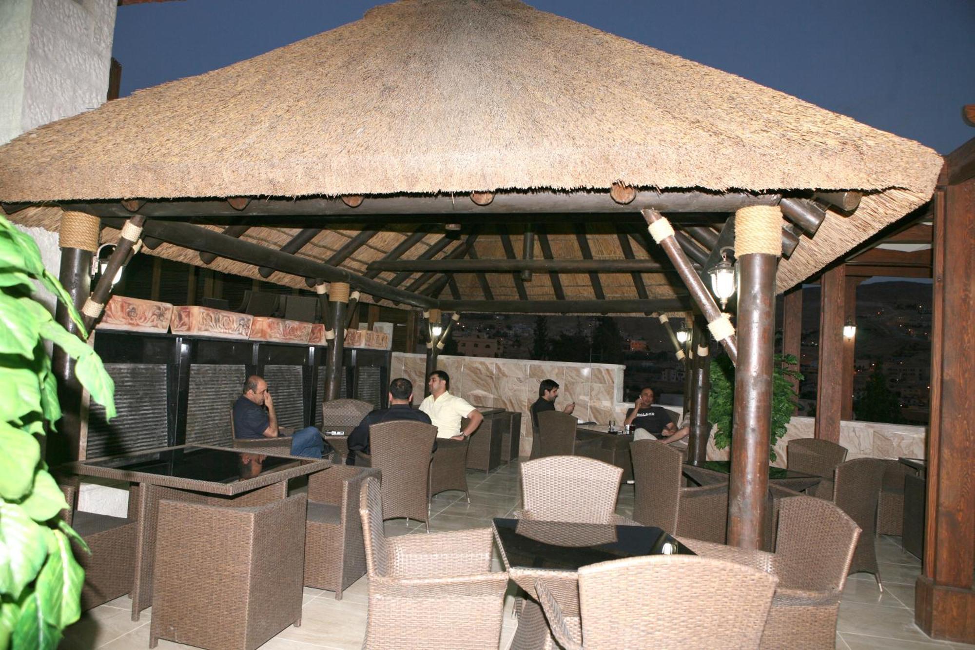 Seven Wonders Hotel Wadi Musa Exterior photo